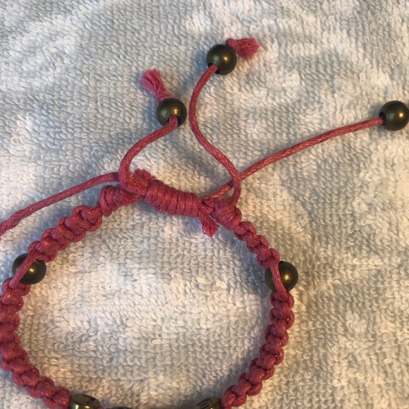 Thread bracelet. - Picture 2 of 3